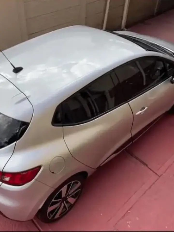 Silver full profile car detailing